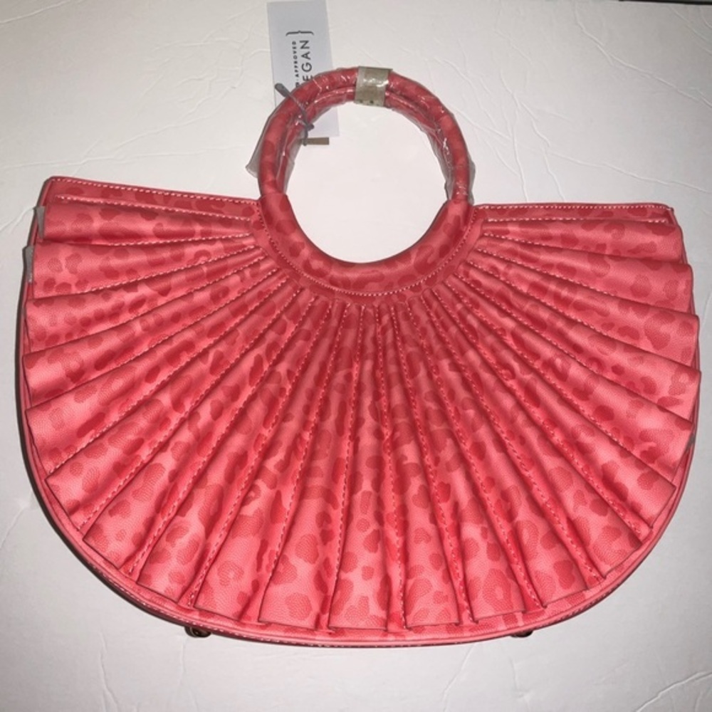 2 Color Options Leopard Printed Pleated Handbag - Picture 3 of 9